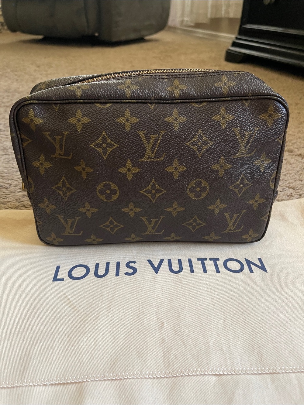 Louis Vuitton Trousse 23